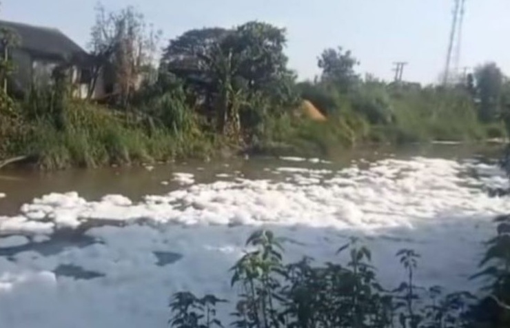 Dinas LH Bekasi kewalahan ungkap pencemar Kali Cilemahabang Dinas LH Bekasi kewalahan ungkap pencemar Kali Cilemahabang