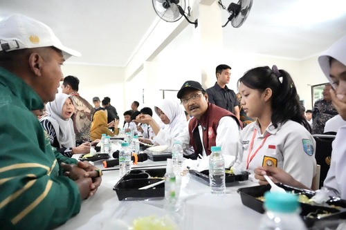 Sarapan bareng siswa Sekolah Rakyat, Gus Ipul : Penuh makna