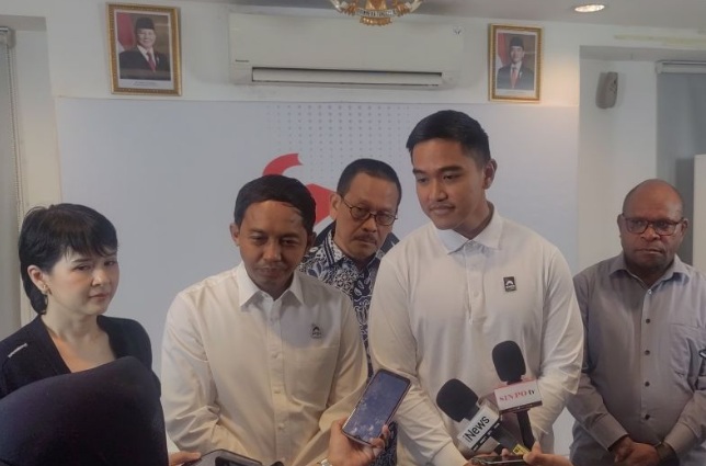 Kaesang umumkan Menhut Raja Juli kembali jadi Sekjen PSI 2025-2030 Kaesang umumkan Menhut Raja Juli kembali jadi Sekjen PSI 2025-2030