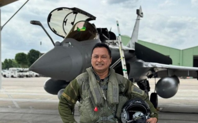 Menjajal kecanggihan pesawat tempur Rafale Menjajal kecanggihan pesawat tempur Rafale