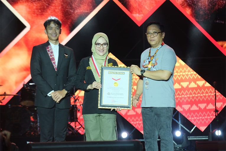 Festival musik kolaboratif unik dan inklusif pertemukan 1.308 musisi, berhasil raih MURI