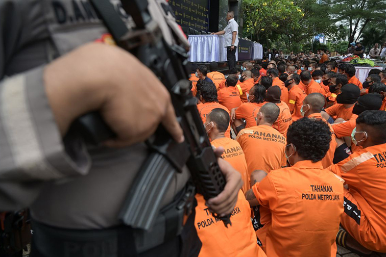 Polisi buru pelaku pemalakan bersenjata tajam dan mabuk di Jaktim