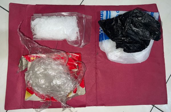 Peredaran sabu di lapas, Polda Riau tangkap residivis dan tiga napi Peredaran sabu di lapas, Polda Riau tangkap residivis dan tiga napi