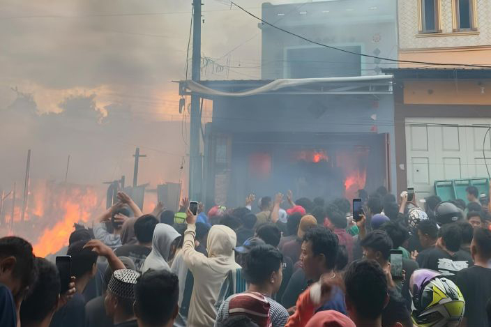 Kebakaran di pasar Masomba Palu berdampak ke 14 pedagang dan warga Kebakaran di pasar Masomba Palu berdampak ke 14 pedagang dan warga