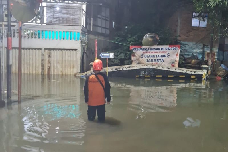 BPBD DKI: 109 RT masih terendam banjir pada Senin pagi BPBD DKI: 109 RT masih terendam banjir pada Senin pagi