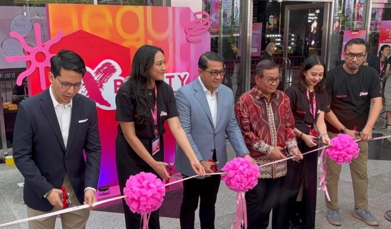 Gubernur DKI dan Menparekraf buka Jakarta X Beauty di JICC Gubernur DKI dan Menparekraf buka Jakarta X Beauty di JICC
