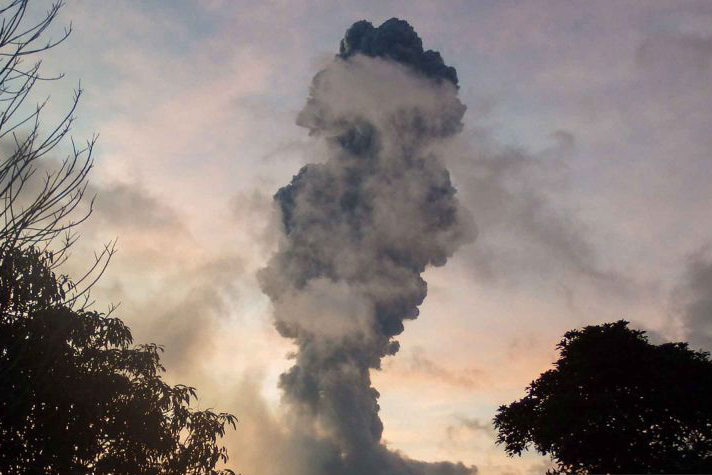 BNPB: Situasi sekitar Gunung Lewotobi pasca-erupsi tetap kondusif BNPB: Situasi sekitar Gunung Lewotobi pasca-erupsi tetap kondusif