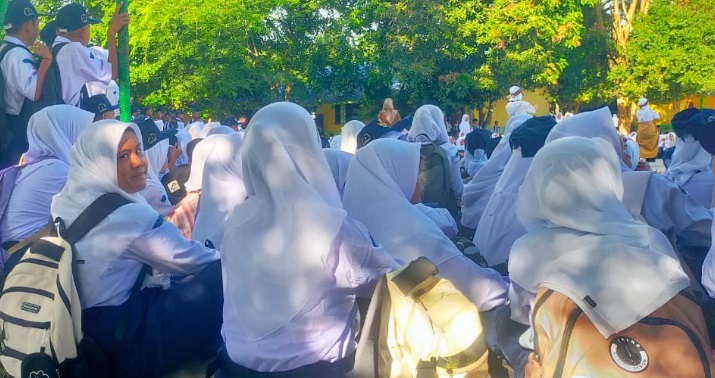 Ratusan pelajar SMP Negeri 1 Secanggang ikuti MPLS Ratusan pelajar SMP Negeri 1 Secanggang ikuti MPLS