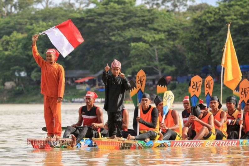 Gubernur: Viral pacu jalur pertanda budaya Riau mengakar ke anak muda Gubernur: Viral pacu jalur pertanda budaya Riau mengakar ke anak muda