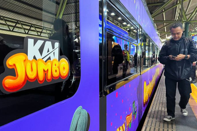 KAI-Kemenekraf sinergi hadirkan IP lokal Si Jumbo perkuat layanan KA