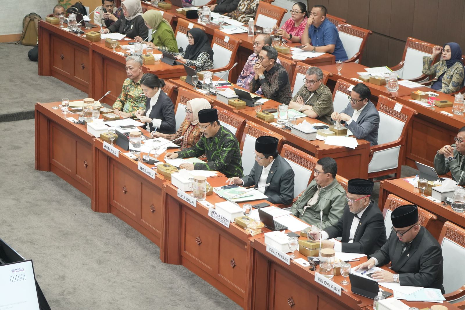 Raker dengan DPR, Mensos Gus Ipul ajukan tambahan anggaran Rp20,9 triliun tahun 2026 Raker dengan DPR, Mensos Gus Ipul ajukan tambahan anggaran Rp20,9 triliun tahun 2026