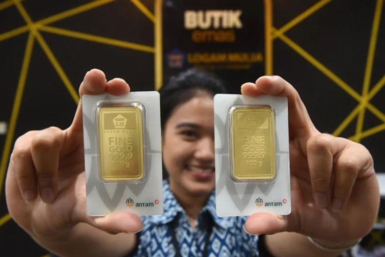 Harga emas Antam hari ini turun Rp10.000 ke angka Rp1,914 juta/gram Harga emas Antam hari ini turun Rp10.000 ke angka Rp1,914 juta/gram