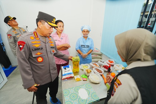 Kapolri pastikan MBG tepat sasaran di Polrestabes Medan