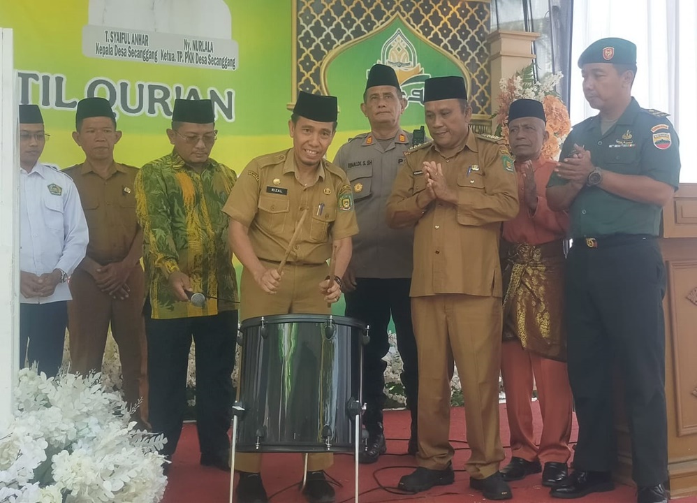 Tabuh bedug tandai dibukanya MTQ ke-58 di Kecamatan Secanggang  Tabuh bedug tandai dibukanya MTQ ke-58 di Kecamatan Secanggang Â