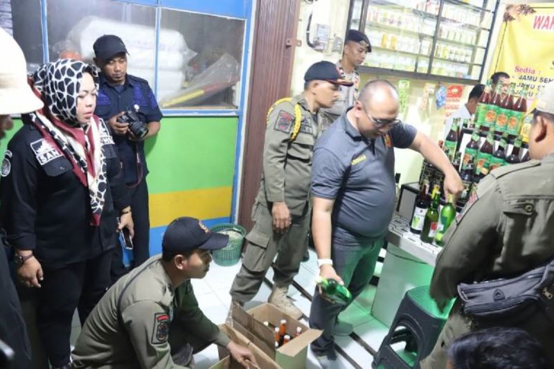 Satpol awasi kos-kosan alih fungsi jadi penginapan tempat prostitusi Satpol awasi kos-kosan alih fungsi jadi penginapan tempat prostitusi