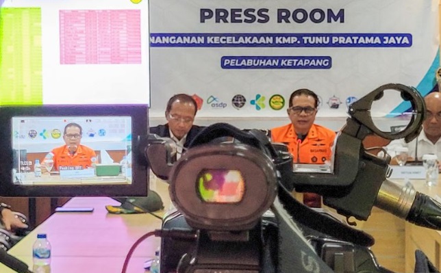 Tim DVI kesulitan identifikasi empat jenazah diduga korban KMP Tunu Tim DVI kesulitan identifikasi empat jenazah diduga korban KMP Tunu