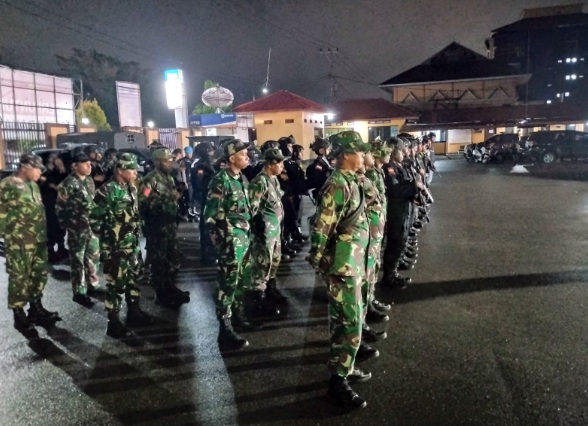 Jelang 1 Juli, Kodim 1710/Mimika dengan Polres Mimika gelar patroli bersama Jelang 1 Juli, Kodim 1710/Mimika dengan Polres Mimika gelar patroli bersama