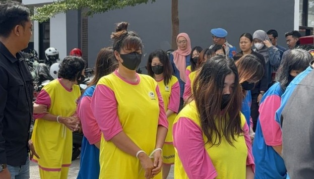 Polda Jabar tetapkan enam tersangka baru kasus jual bayi ke Singapura Polda Jabar tetapkan enam tersangka baru kasus jual bayi ke Singapura