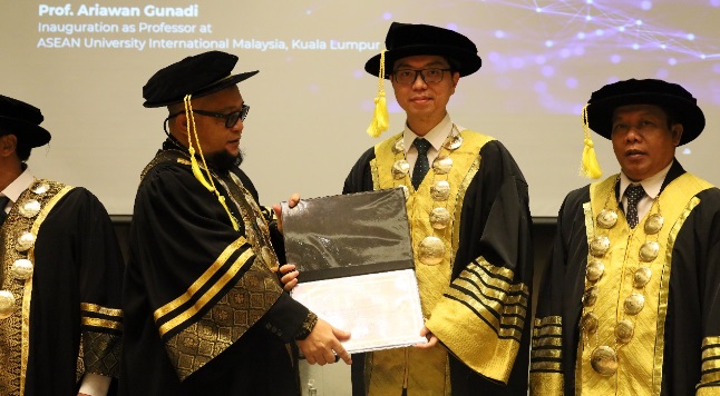 Prof Dr Ariawan Gunadi raih gelar Profesor bidang hukum internasional di AUI, Malaysia Prof Dr Ariawan Gunadi raih gelar Profesor bidang hukum internasional di AUI, Malaysia