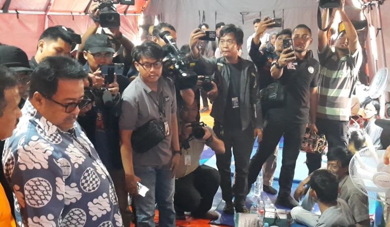 Rano pastikan kebutuhan korban kebakaran Bukit Duri cukup Rano pastikan kebutuhan korban kebakaran Bukit Duri cukup