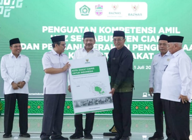 BAZNAS RI anugerahkan BAZNAS Ciamis sebagai Kabupaten Zakat BAZNAS RI anugerahkan BAZNAS Ciamis sebagai Kabupaten Zakat