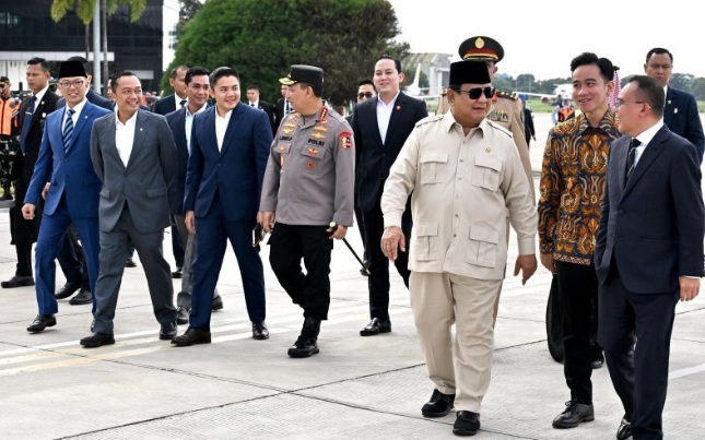 Prabowo titip pesan ke Gibran sebelum lawatan ke Arab Saudi-Brasil Prabowo titip pesan ke Gibran sebelum lawatan ke Arab Saudi-Brasil