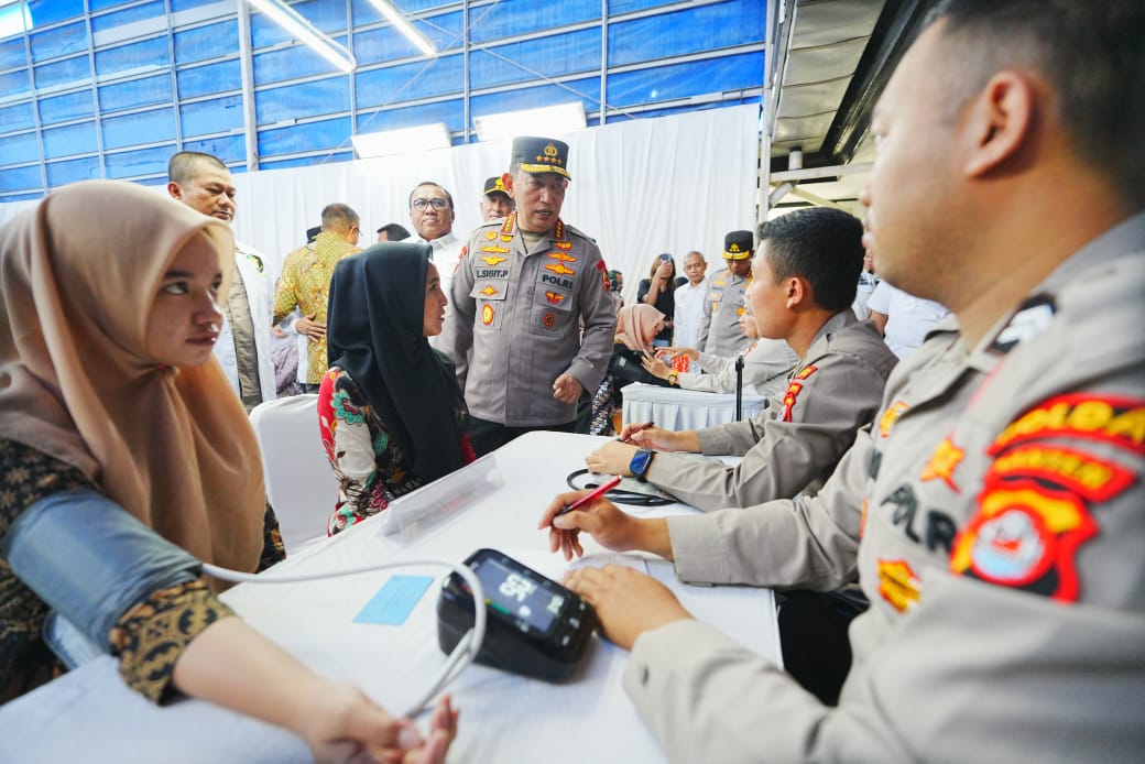 Kapolri hadiri bakti kesehatan-donor darah KSPSI, wujud kepedulian ke buruh Kapolri hadiri bakti kesehatan-donor darah KSPSI, wujud kepedulian ke buruh