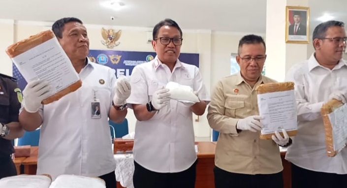 BNNP Sumbar buru pemilik shabu 2 kg saat penangkapan di BIM BNNP Sumbar buru pemilik shabu 2 kg saat penangkapan di BIM