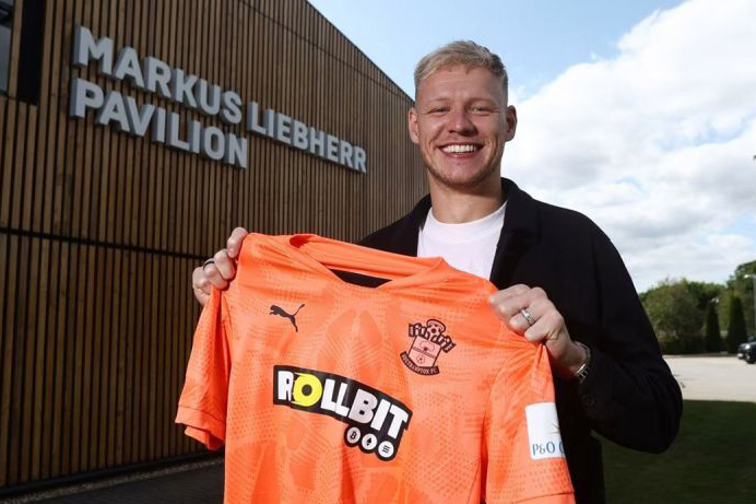 Newcastle coba pinjam Aaron Ramsdale dari Southampton Newcastle coba pinjam Aaron Ramsdale dari Southampton