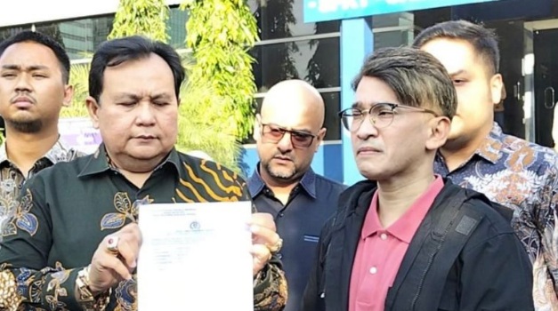 Ruben Onsu laporkan seseorang ke Polda Metro Jaya Ruben Onsu laporkan seseorang ke Polda Metro Jaya