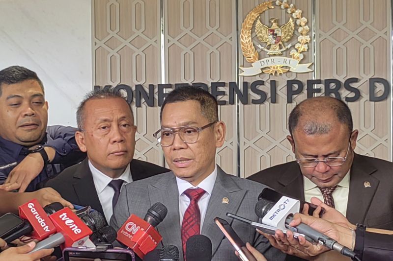 Pimpinan DPR tegaskan revisi UU MK tak digulirkan imbas putusan MK Pimpinan DPR tegaskan revisi UU MK tak digulirkan imbas putusan MK