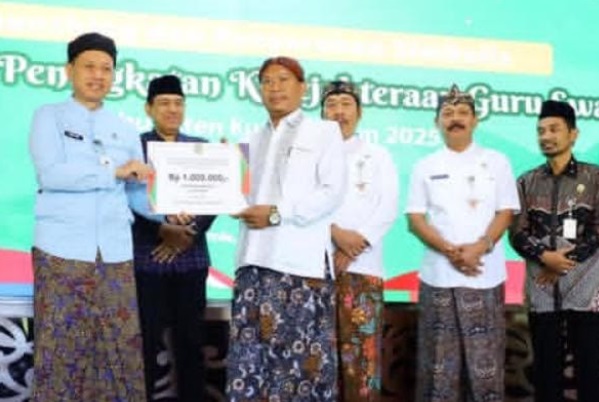 Tingkatkan kesejahteraan guru swasta, Pemkab Kudus kucurkan bantuan HKGS Tingkatkan kesejahteraan guru swasta, Pemkab Kudus kucurkan bantuan HKGS