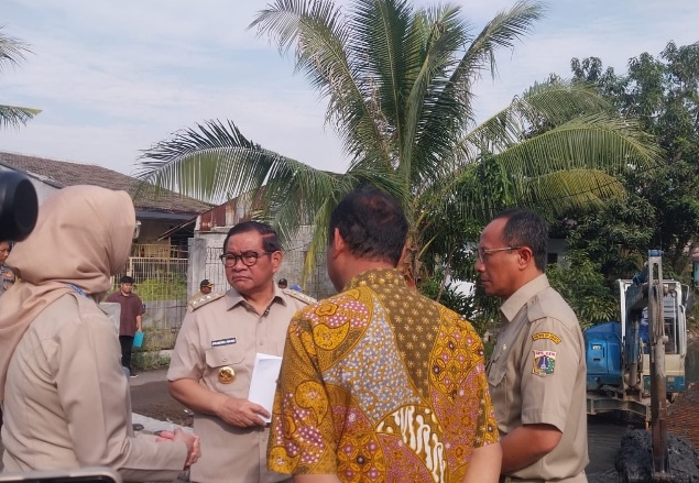 Banjir rob Jakarta, Gubernur tinjau pengerukan Kali Irigasi Bekasi sepanjang 5,3 km di Cakung Banjir rob Jakarta, Gubernur tinjau pengerukan Kali Irigasi Bekasi sepanjang 5,3 km di Cakung