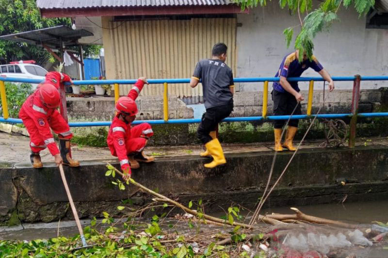 BPBD Belitung patroli di kawasan rawan banjir BPBD Belitung patroli di kawasan rawan banjir