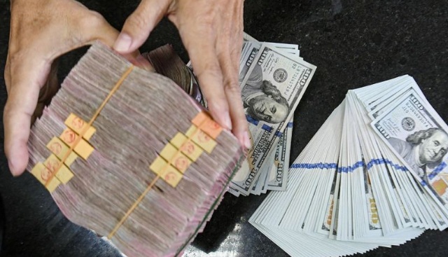 Rupiah melemah dipengaruhi perkiraan defisit APBN melebar Rupiah melemah dipengaruhi perkiraan defisit APBN melebar