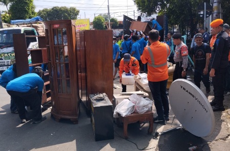 13 bangunan di Lempuyangan berhasil ditertibkan setelah melewati proses panjang 13 bangunan di Lempuyangan berhasil ditertibkan setelah melewati proses panjang