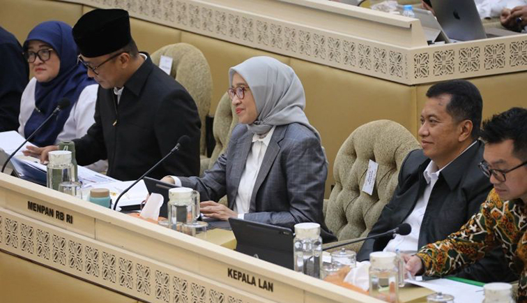 MenPANRB tegaskan fokus pada transformasi untuk melayani negeri MenPANRB tegaskan fokus pada transformasi untuk melayani negeri