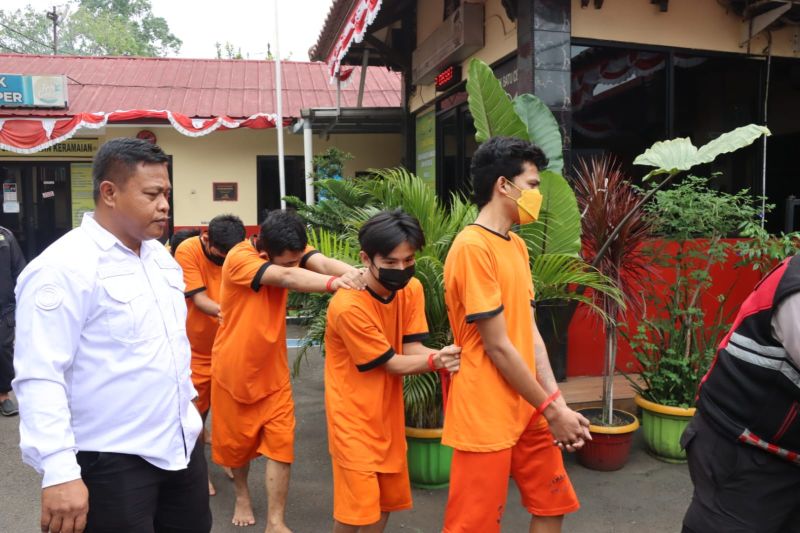 Empat pelaku residivis curanmor di Batuceper Tangerang ditangkap Empat pelaku residivis curanmor di Batuceper Tangerang ditangkap