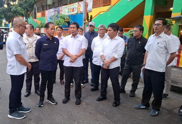 Menteri LH minta Gubernur DKI kurangi produksi sampah