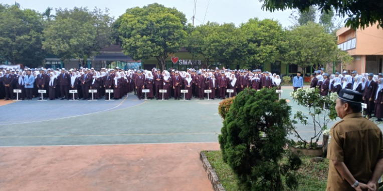 Ratusan siswa baru mulai ikuti MPLS di SMAN 8 Palembang Ratusan siswa baru mulai ikuti MPLS di SMAN 8 Palembang