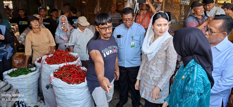 Pantau harga dan pasokan, Wamendag kunjungi Pasar Grosir Kediri Pantau harga dan pasokan, Wamendag kunjungi Pasar Grosir Kediri