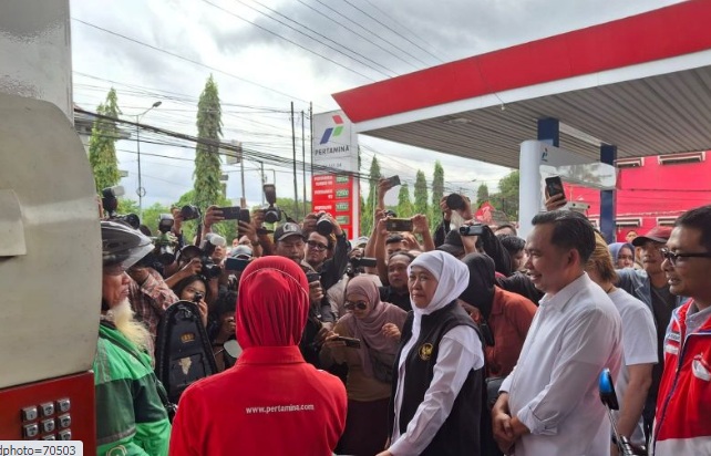 Khofifah pantau SPBU di Jember pastikan pasokan-distribusi BBM normal Khofifah pantau SPBU di Jember pastikan pasokan-distribusi BBM normal
