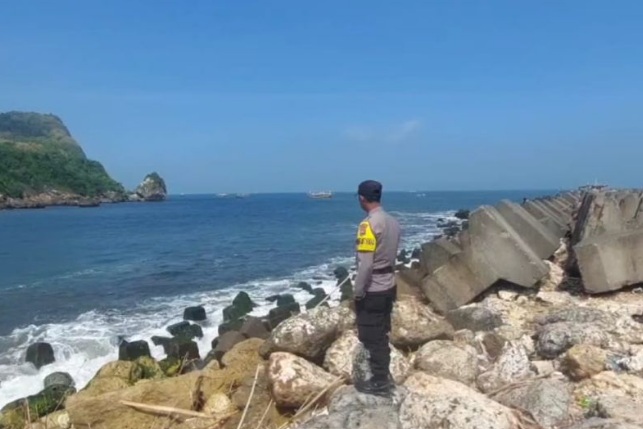 Basarnas Jember maksimalkan pencarian enam nelayan yang hilang Basarnas Jember maksimalkan pencarian enam nelayan yang hilang