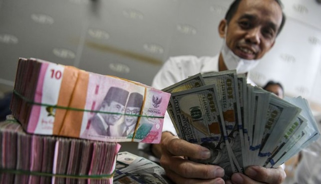 Rupiah melemah terbatas karena BI pangkas suku bunga Rupiah melemah terbatas karena BI pangkas suku bunga