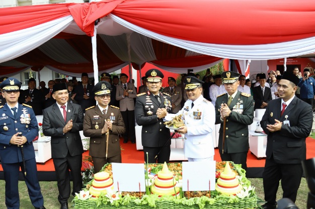 Polri harus tingkatkan pelayanan untuk masyarakat Polri harus tingkatkan pelayanan untuk masyarakat
