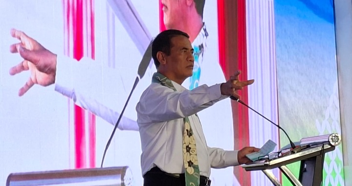 Mentan tindak tegas pengusaha gula rafinasi yang khianati petani tebu Mentan tindak tegas pengusaha gula rafinasi yang khianati petani tebu
