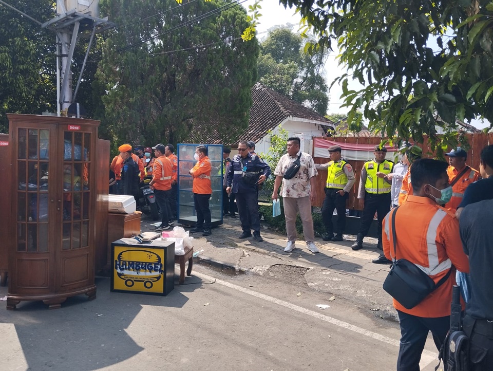 PT KAI Daop 6 Yogyakarta tertibkan bangunan rumah dinas di Lempuyangan PT KAI Daop 6 Yogyakarta tertibkan bangunan rumah dinas di Lempuyangan