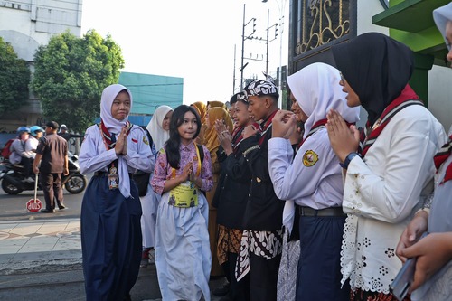 Dispendik Surabaya pastikan MPLS ramah dan menggembirakan