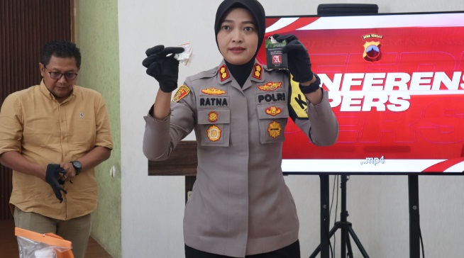 Empat pengedar narkotika dibekuk Satresnarkoba Polres Semarang Empat pengedar narkotika dibekuk Satresnarkoba Polres Semarang