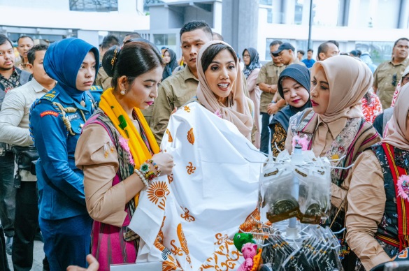Selvi Gibran: Perajin UMKM harus jadi kekuatan ekonomi menuju Indonesia Emas 2045 Selvi Gibran: Perajin UMKM harus jadi kekuatan ekonomi menuju Indonesia Emas 2045